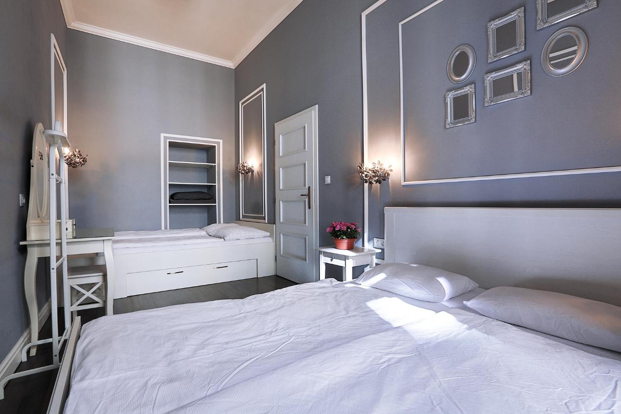 פראג Two-Bedroom Haven In The Old Town מראה חיצוני תמונה
